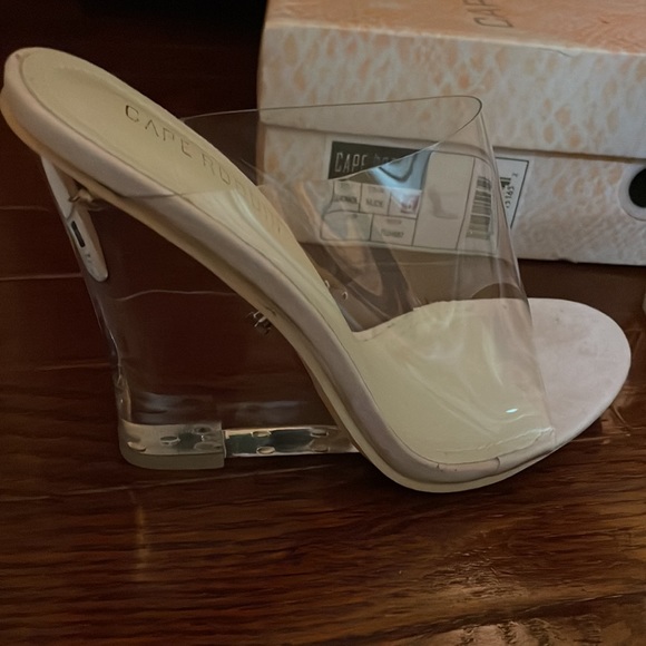BRAND NEW! Cape Robbin Transparent nude/clear wedge heel Size 6 never worn - Picture 5 of 13